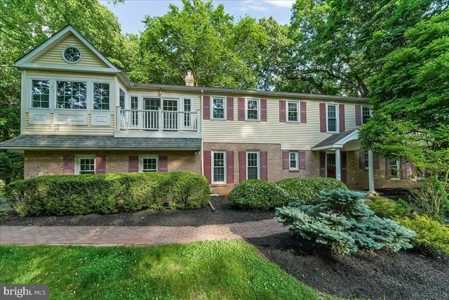 686 Limehouse Rd, Wayne, PA 19087