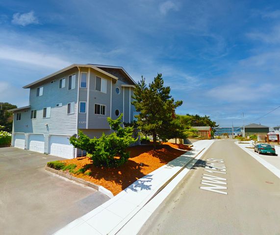 1320 NW 15th St   #3, Lincoln City, OR 97367