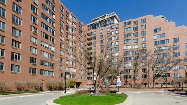 801 S  Plymouth Ct, Chicago, IL 60605