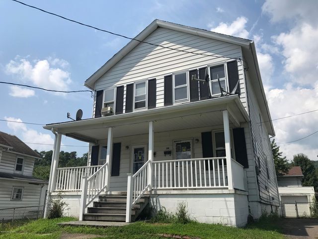 84 E  State St, Larksville, PA 18704