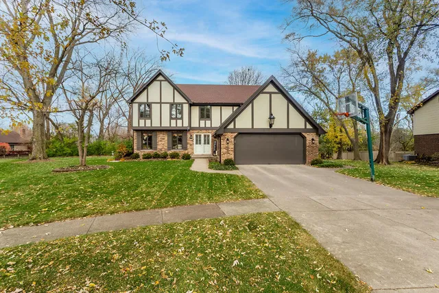 530 Mark Ln, Downers Grove, IL 60516