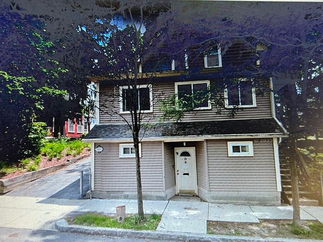 39 Florence St, Worcester, MA 01610