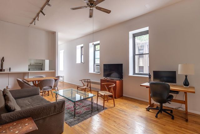 101 W  81st St #221, New York, NY 10024
