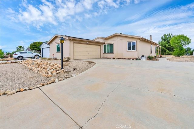 24800 Cornstalk Rd, Wildomar, CA 92595
