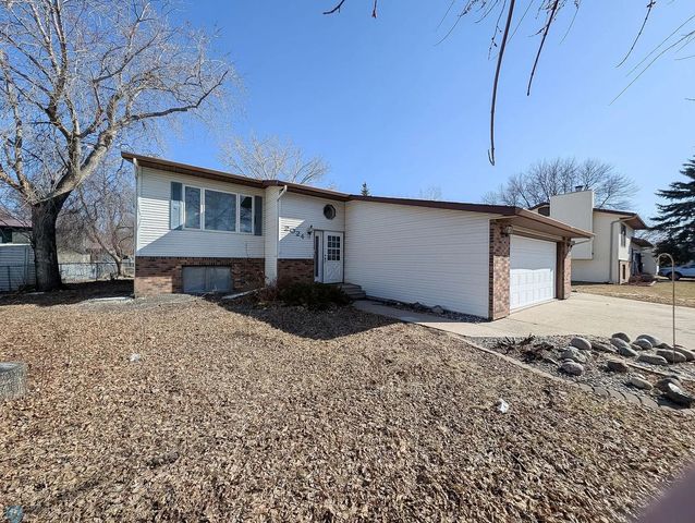 2024 4th Ave E, West Fargo, ND 58078