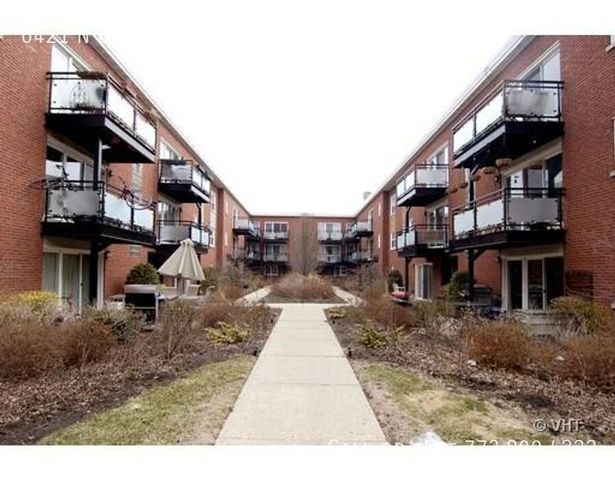 6421 N  Damen Ave #2W, Chicago, IL 60645