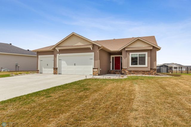 8837 Lost River Rd, Horace, ND 58047