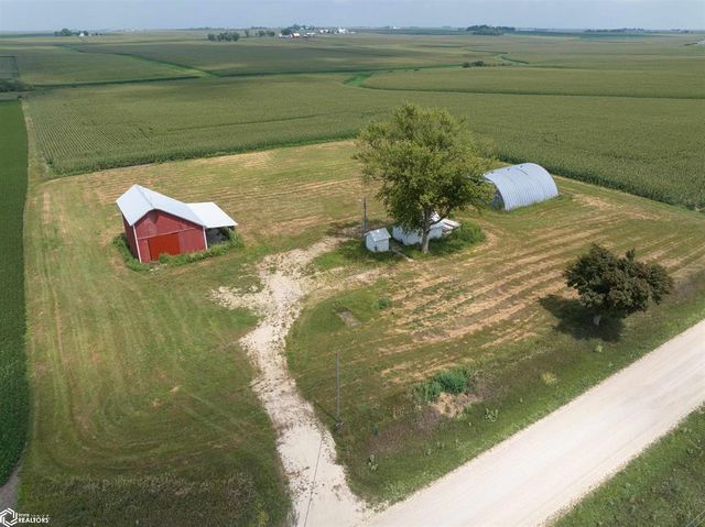 2827 180th St, Winthrop, IA 50682