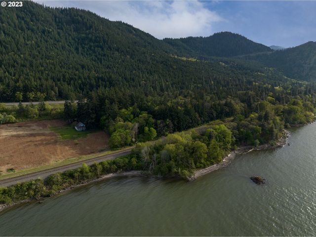 4876 Mitchell Point Dr, Hood River, OR 97031