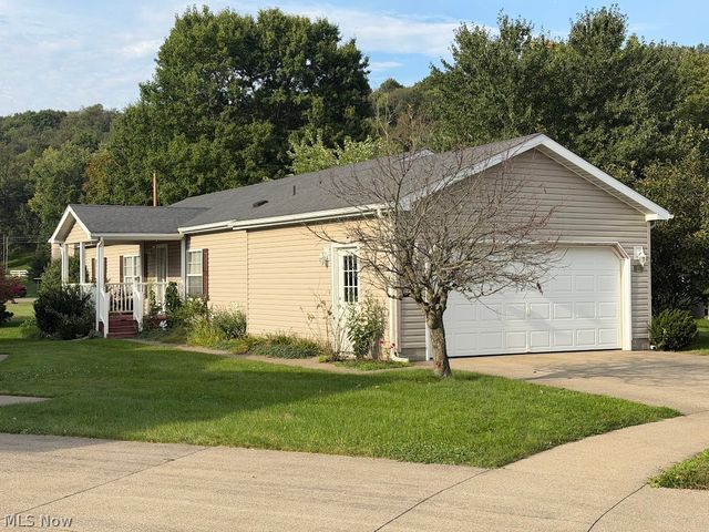 223 Polaris Dr   NW, Dover, OH 44622