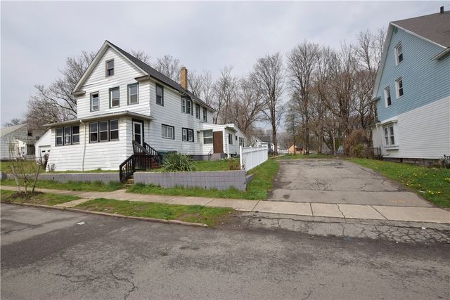 86 Forester St, Rochester, NY 14609