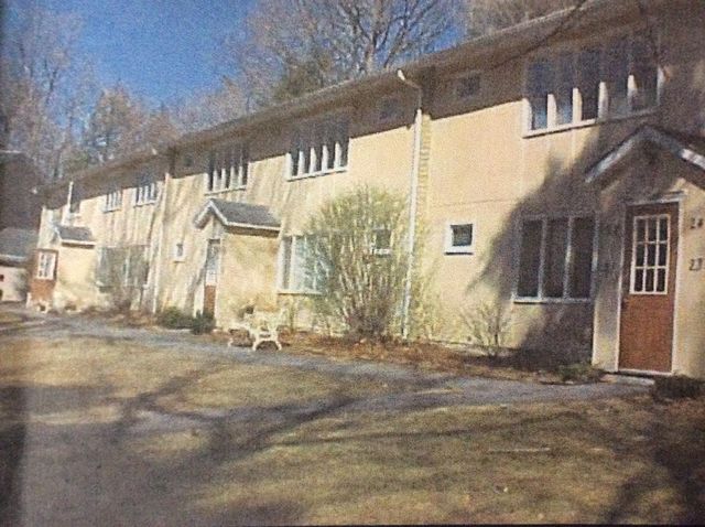 6 Skyline Dr   #32, Saugerties, NY 12477