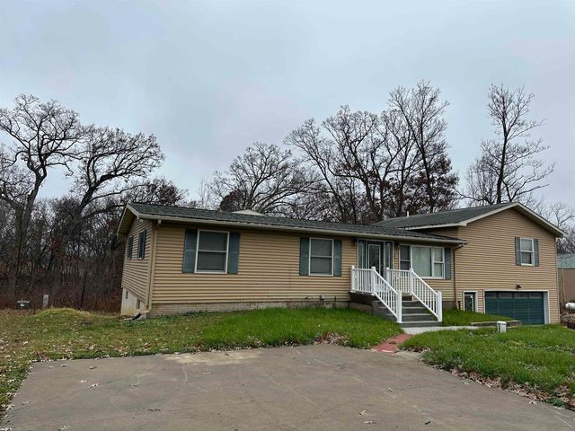 11027 Hillcrest Ln, Savanna, IL 61074