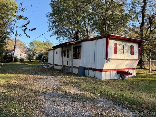905 S  Garfield Ave, Wagoner, OK 74467
