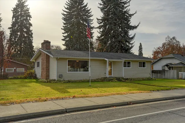 520 E  Crawford Ave, Deer Park, WA 99006