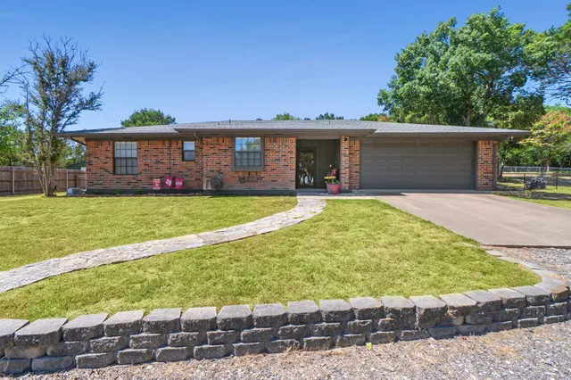 1133 County Road 2020 Gln, Glen Rose, TX 76043