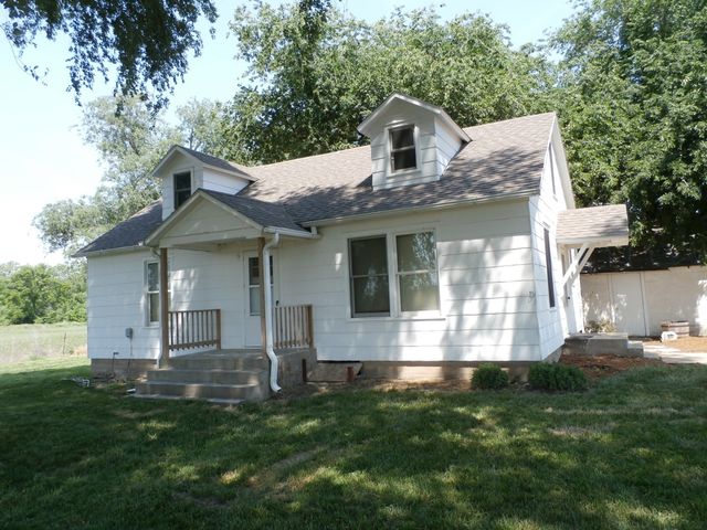 5575 Rocky Ford Rd, Manhattan, KS 66502