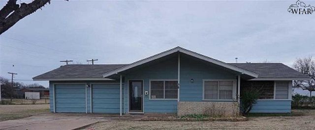 400 West Ave, Electra, TX 76360