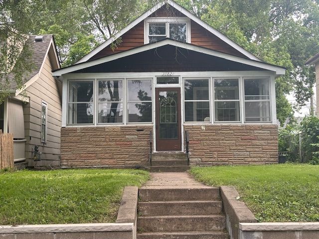 1082 Lafond Ave, Saint Paul, MN 55104