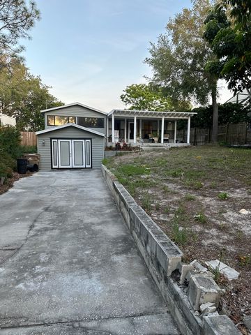 3138 Bluff Blvd, Holiday, FL 34691