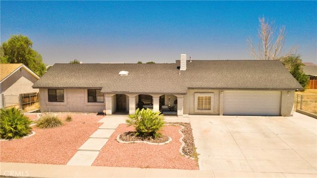 14190 Whispering Sands Dr, Victorville, CA 92392
