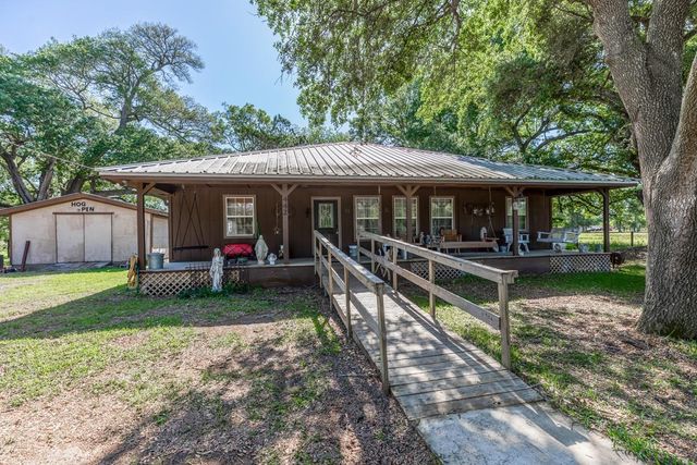 442 N  2nd St, Stowell, TX 77661