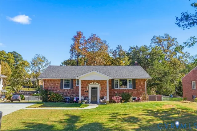 905 Forest View Dr, Colonial Heights, VA 23834