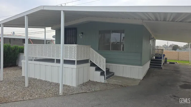 33 Tee Ln, Bakersfield, CA 93308