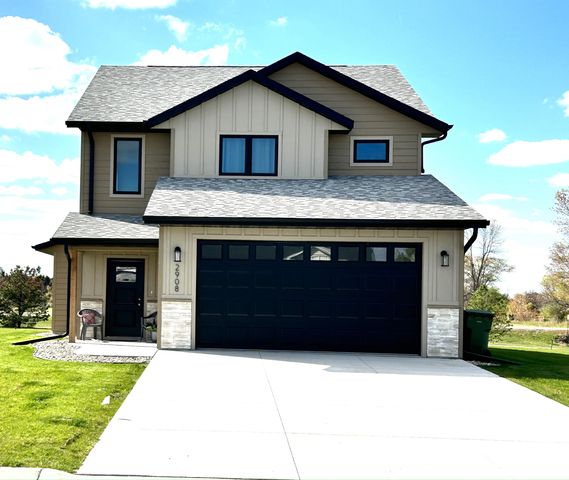 2908 Sweetgrass Dr, Brookings, SD 57006