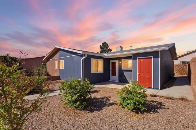 905 Los Reyes Ct SE, Rio Rancho, NM 87124
