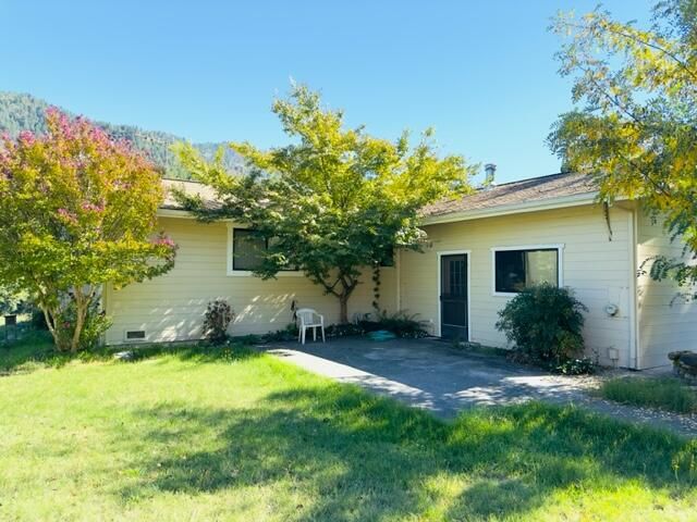 2409 State Highway 96, Willow Creek, CA 95573