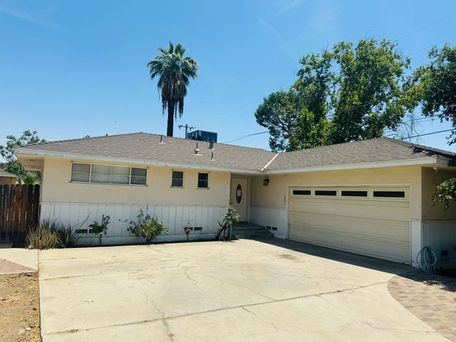 230 B St, Bakersfield, CA 93304