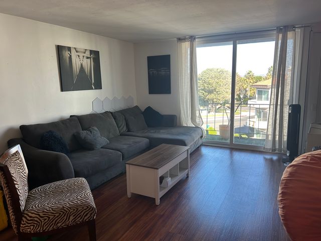 4477 Mentone St #203, San Diego, CA 92107