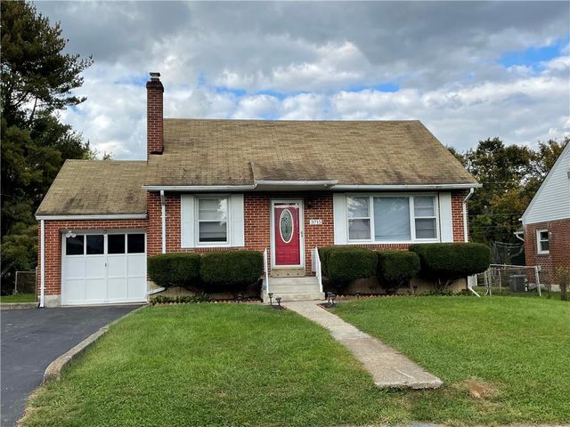3715 S  Saucon Ave, Center Valley, PA 18034