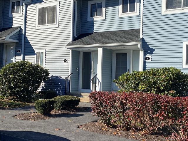 5 Stoneheights Dr   #5, Waterford, CT 06385