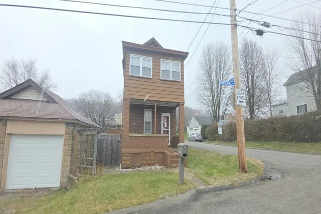 657 Pennsylvania Ave, Rochester, PA 15074