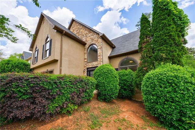 1523 Fallen Leaf Dr SW, Marietta, GA 30064