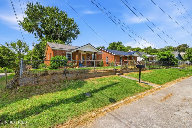 223 Georgia St, Harriman, TN 37748