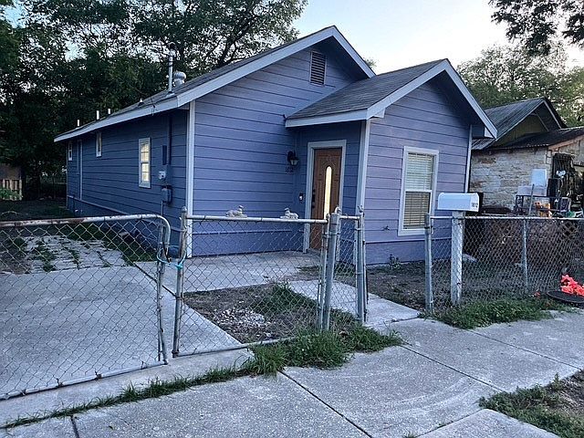 1812 Ruiz St, San Antonio, TX 78207