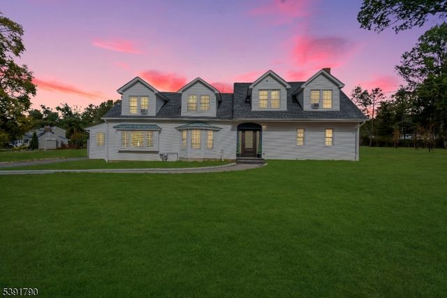 698 Foothill Rd, Bridgewater, NJ 08807