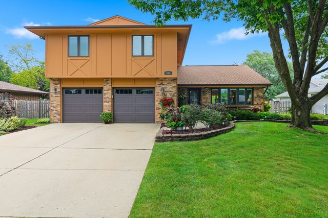 305 S  Knollwood Dr, Schaumburg, IL 60193