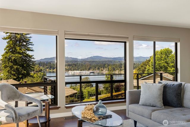 3140 Sahali Drive, Bremerton, WA 98310