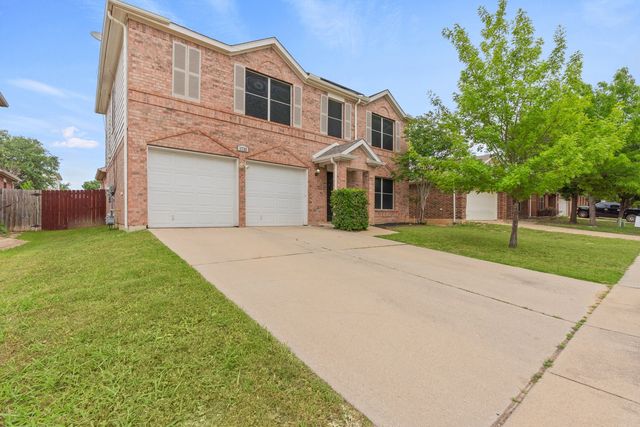 1733 White Feather Ln, Fort Worth, TX 76131