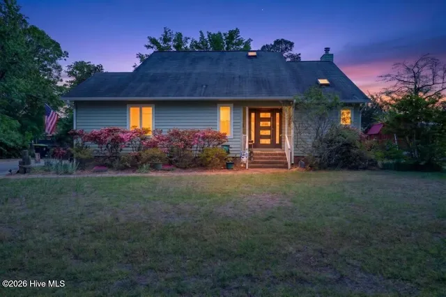 312 Channel Run Drive, New Bern, NC 28562