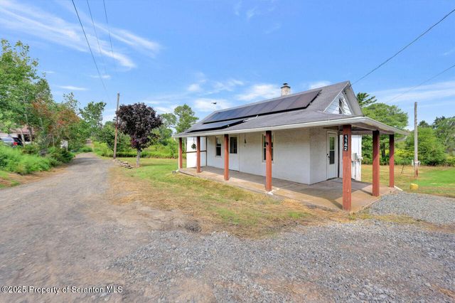 1142 Church St, Moscow, PA 18444