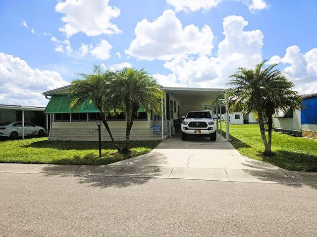 15763 Blue Skies Dr   #119, North Fort Myers, FL 33917