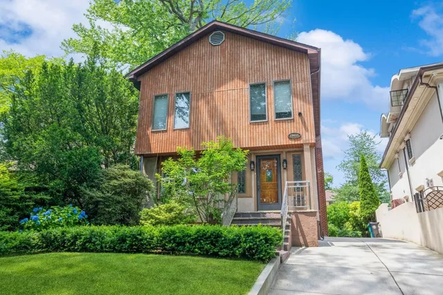 19615 Como Avenue, Hollis, NY 11423