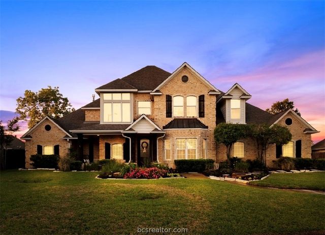 813 Plum Hollow Dr, College Station, TX 77845