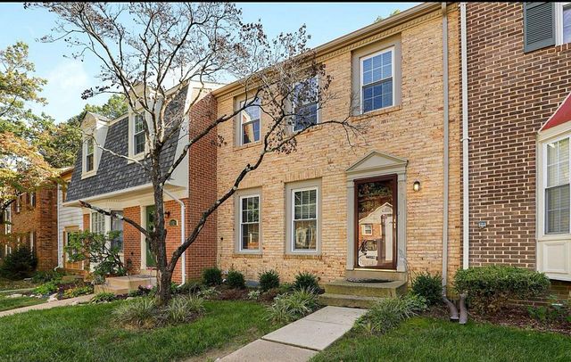 7931 Birchtree Ct, Springfield, VA 22152