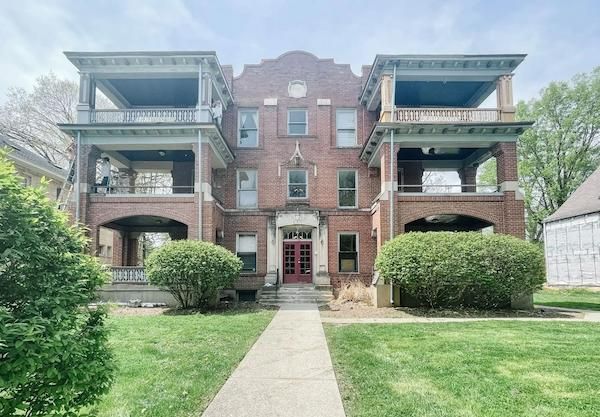 940 Woodruff Place Middle Dr #2, Indianapolis, IN 46201